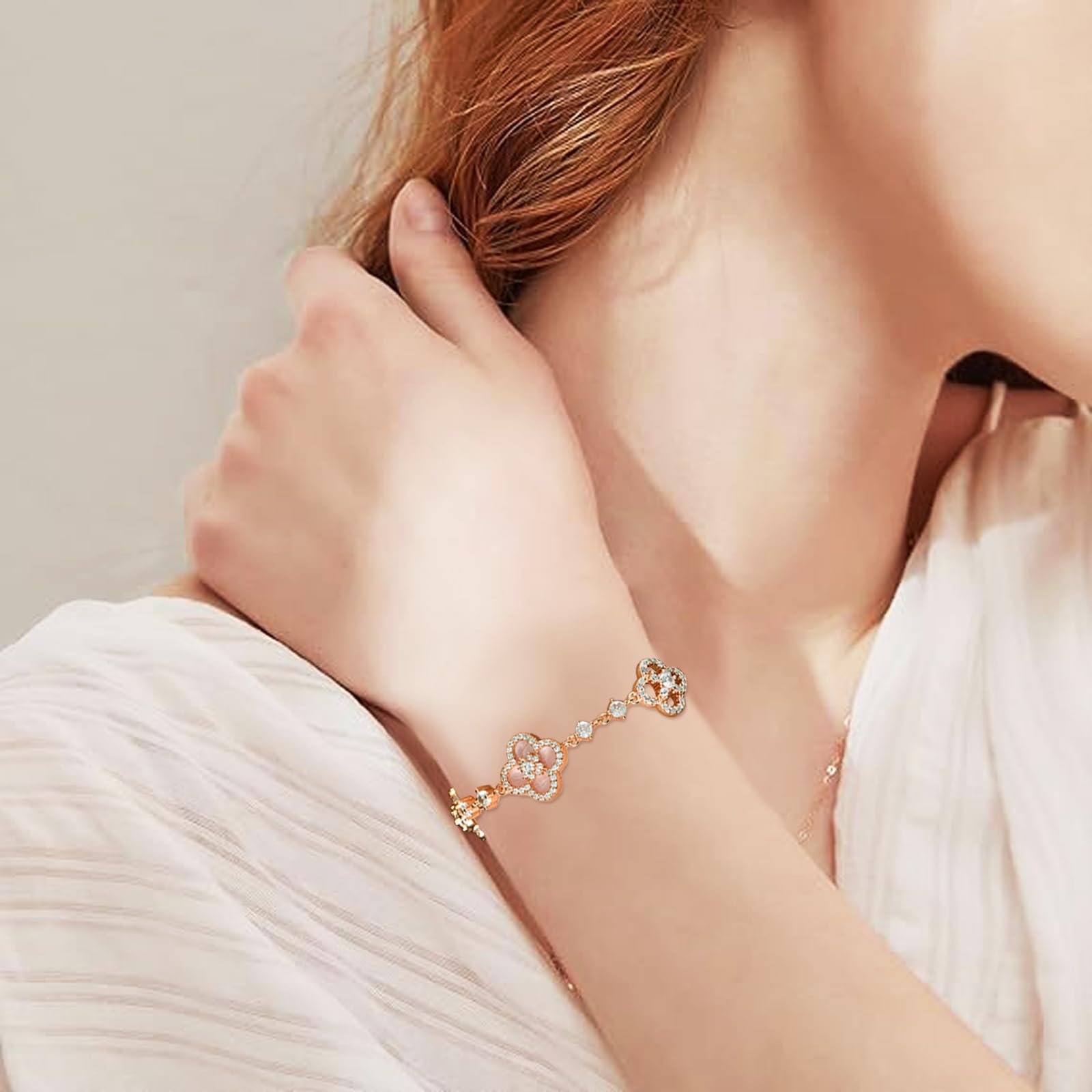 Gkaopi Armband Damen 925 Sterling Silber Cubic Zirkonia Kleeblatt Glücksbringer Armbander Verstellbar Stapelbare Blumen Armschmuck Wasserfest Handmade Schmuck Geschenk (Gold, Einheitsgrösse)