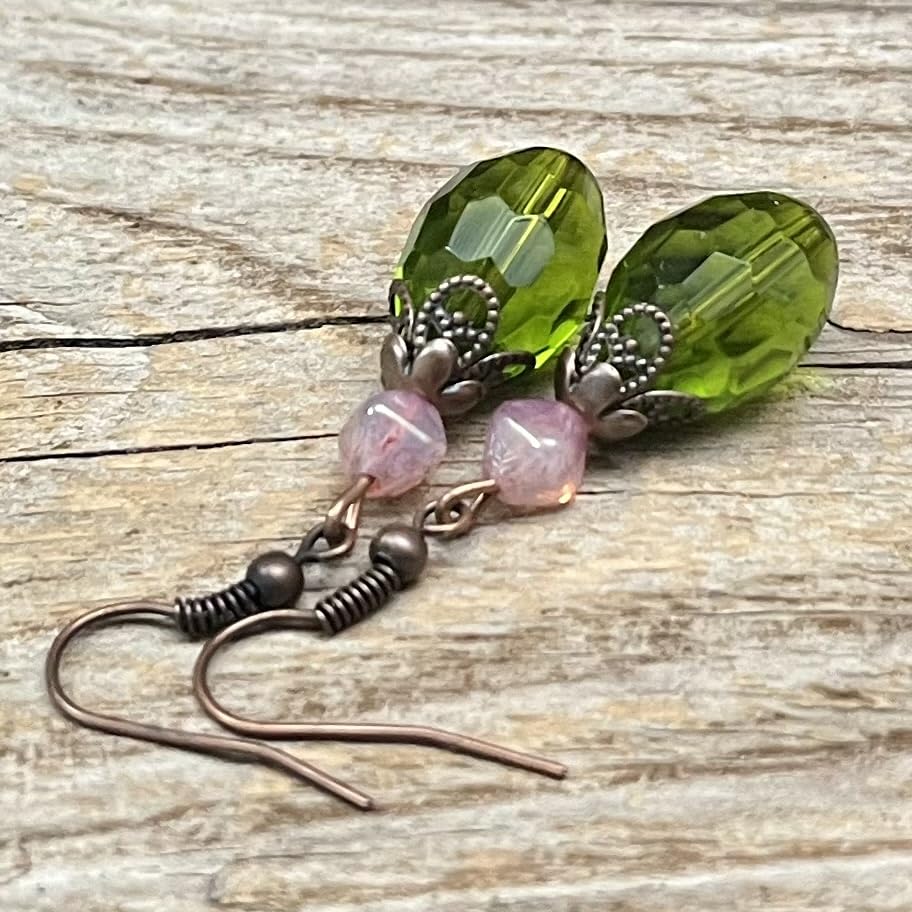 Vintage Ohrringe mit böhmischen Oliven Glasperlen - grĂŒn, rosa opal & kupfer