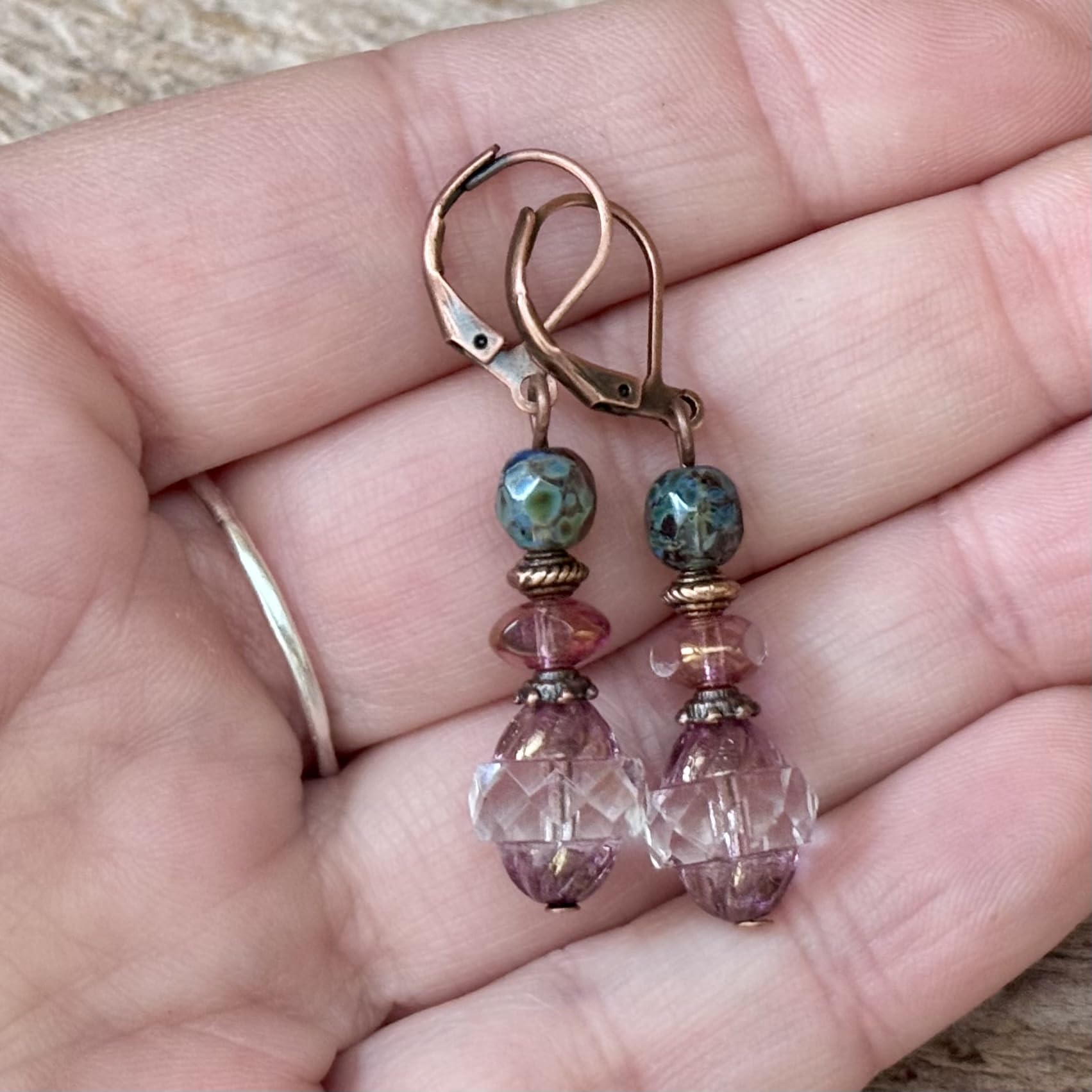 Vintage Ohrringe mit böhmischen Turbinen Glasperlen - klar rosa, berry, grün-blau-picasso & kupfer