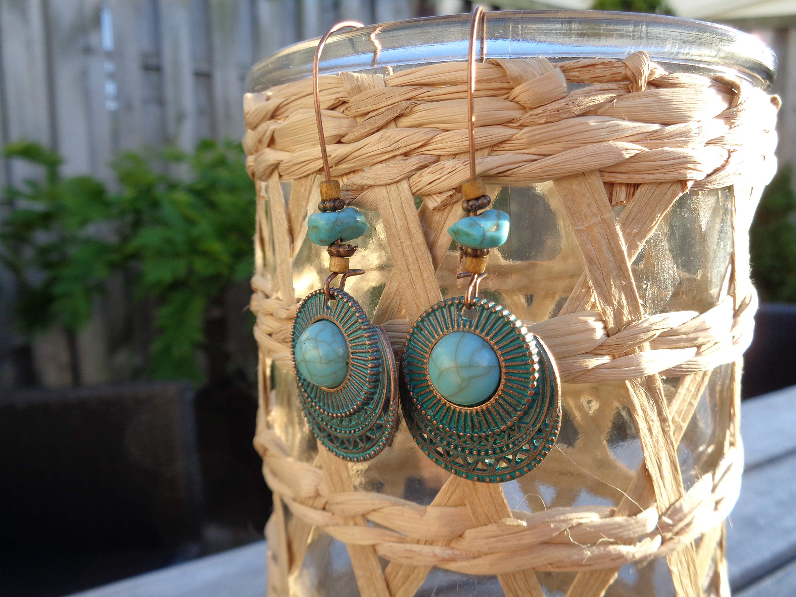 âż BLAUE PATINA KUPFER TRIBAL HOWLITE STEIN CABOCHON SCHEIBE AN LANGEN KIDNEY HAKEN âż wunderbare Ethno Ohrringe, tĂŒrkise Ohrringe