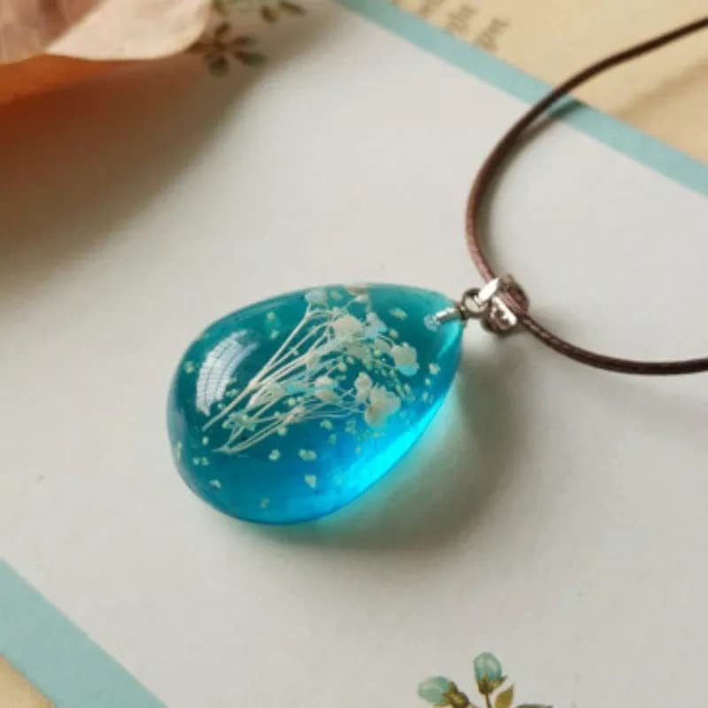 Damen Halskette echte getrocknete leuchtende Blumen Anhänger mit Gießharz Charm Kette mit Lederbandkette