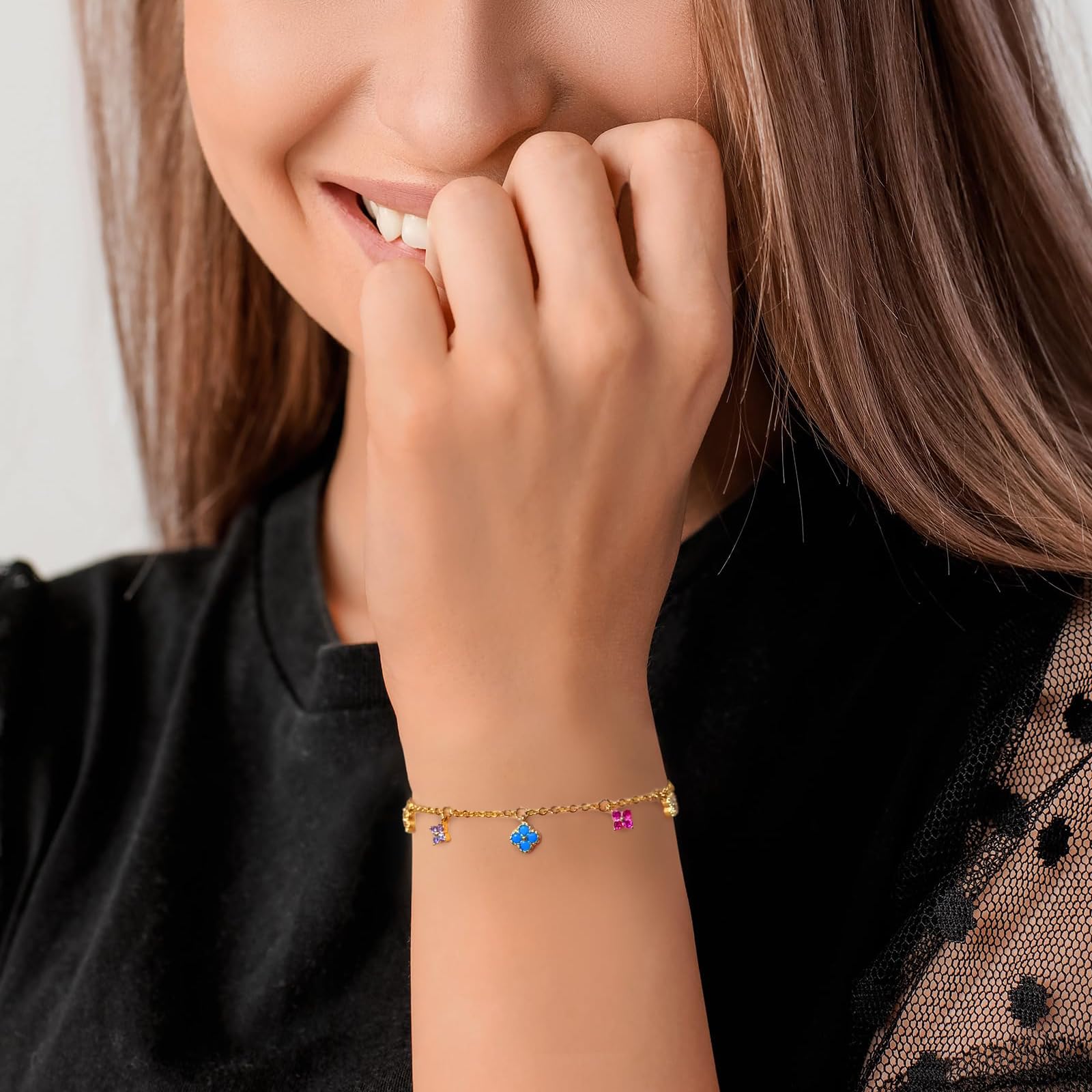 Hanaoops Kleeblatt Armband Damen 18K Vergoldeter Cubic Zirkonia Blumen Glücksarmband Stapelbare Armbander Handmade Schmuck Geschenk