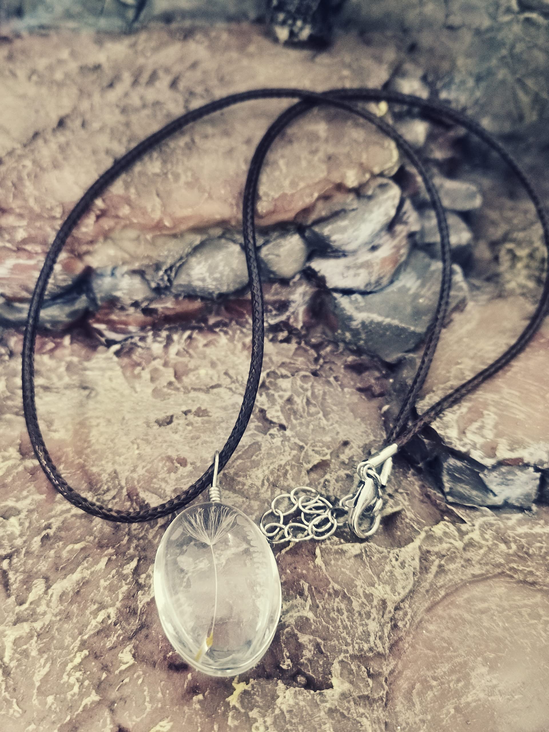 Damen Halskette echte Pusteblume Gießharz mit Lederbandkette, Halskette mit Anhänger Löwenzahn