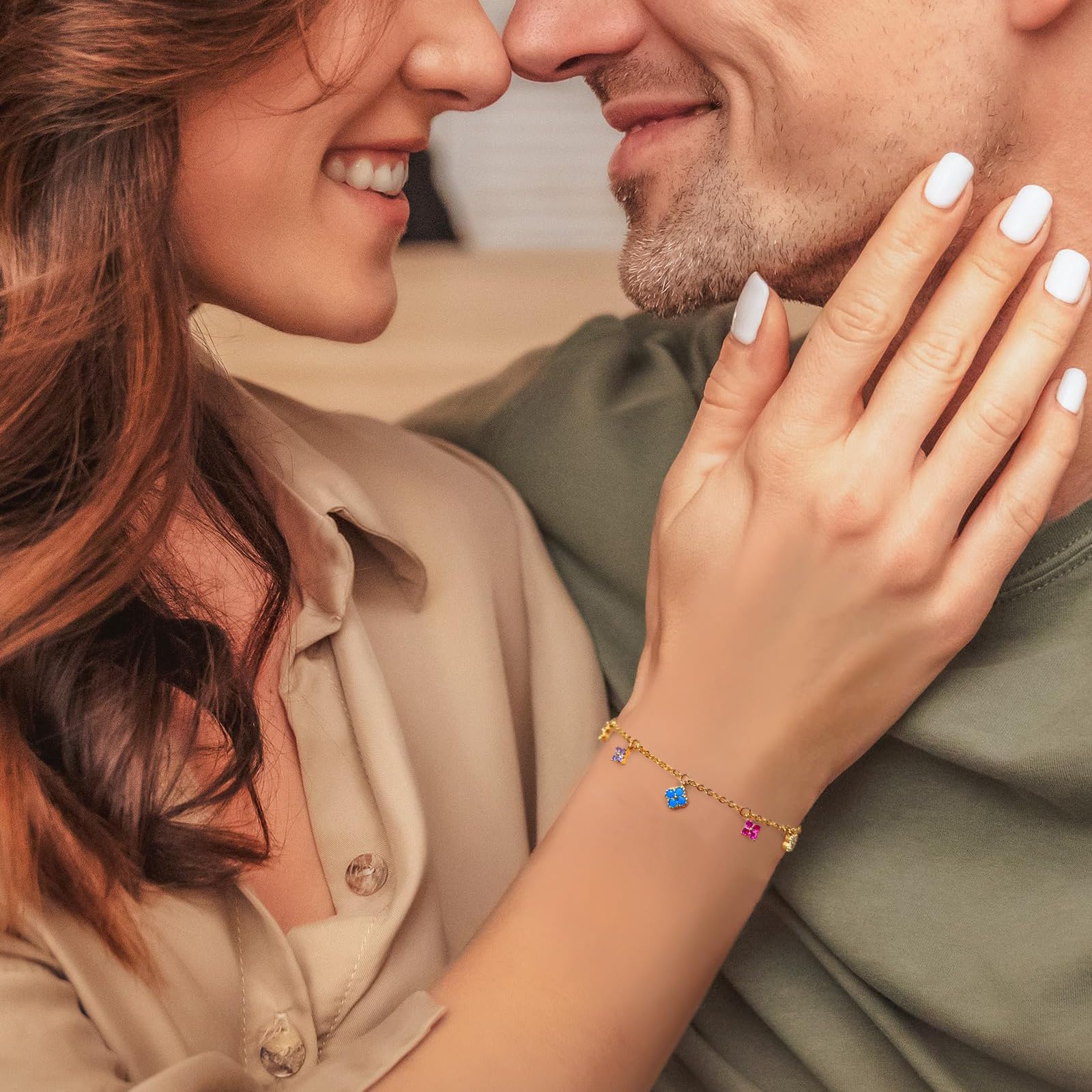 Hanaoops Kleeblatt Armband Damen 18K Vergoldeter Cubic Zirkonia Blumen Glücksarmband Stapelbare Armbander Handmade Schmuck Geschenk